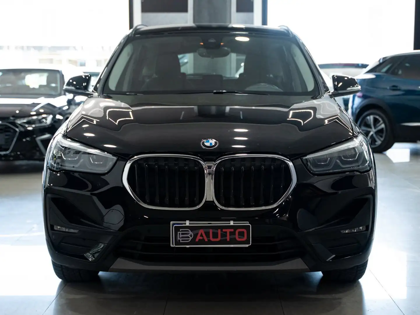 BMW X1 SDRIVE 18D ADVANTAGE AUTO XENO NAVI FULL OPTIONAL Zwart - 2