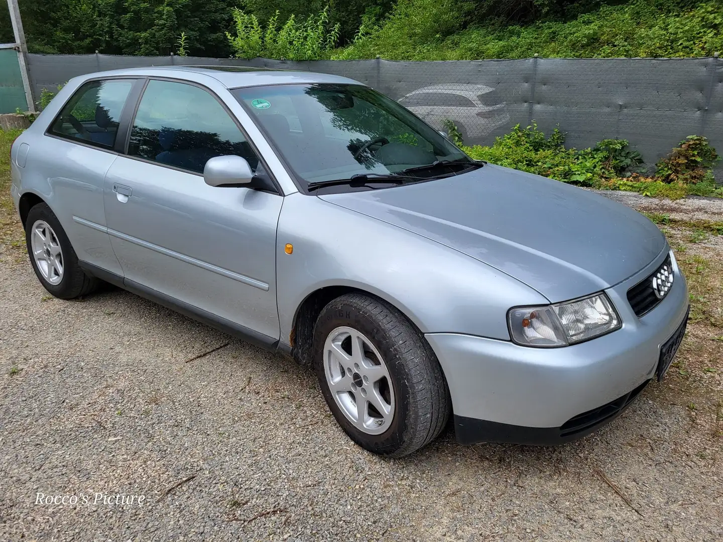 Audi A3 1.8 Attraction TÜV 11/2025 Срібний - 2