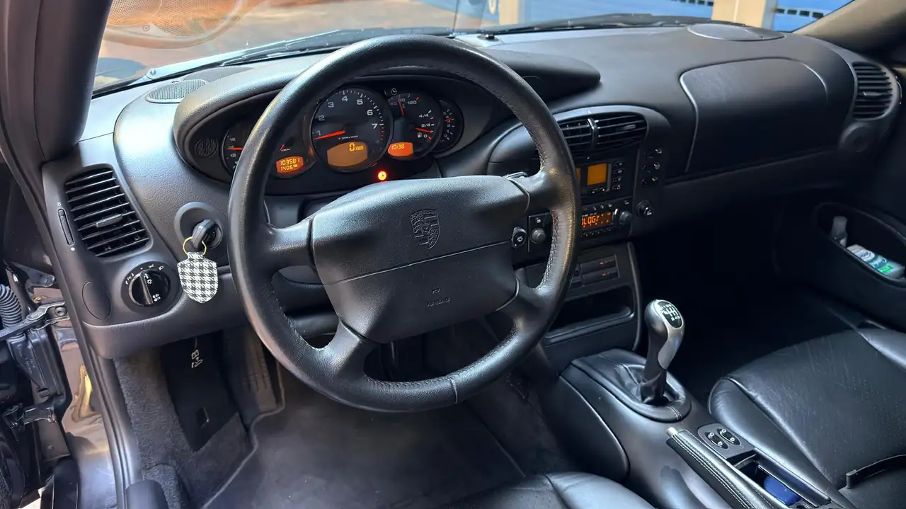 Porsche 996 Carrera 4, foto 2