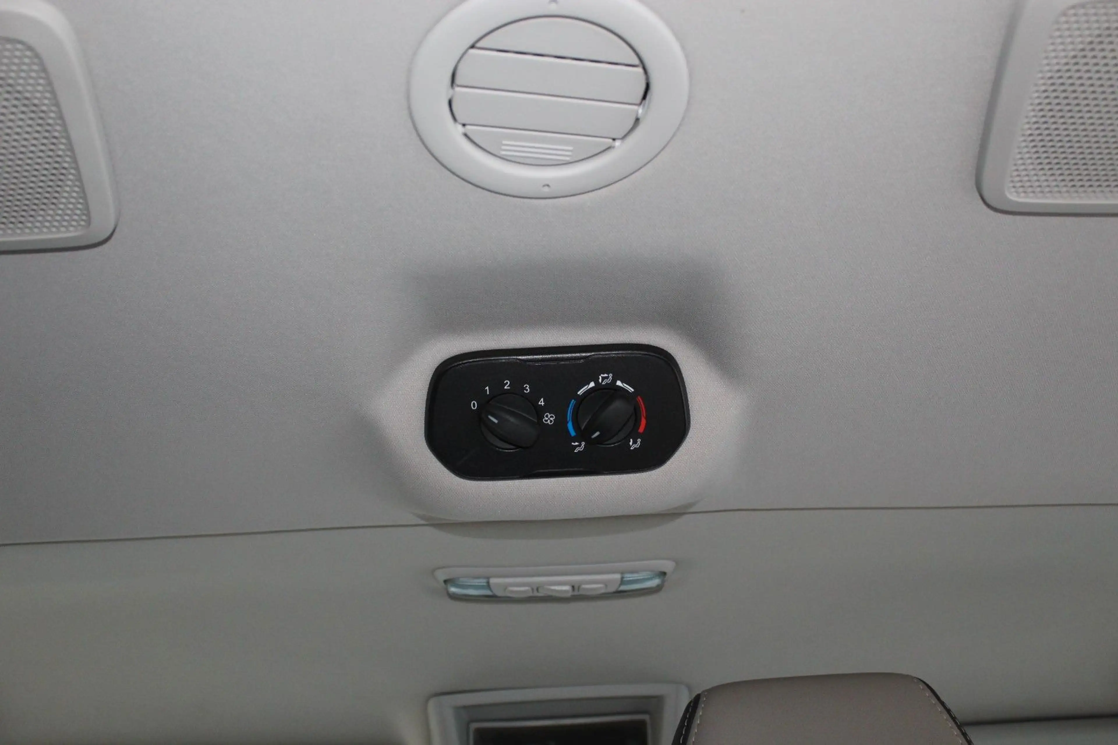 Ford Tourneo Custom Titanium 9-SITZER EURO-6 ANDROID — photo 30