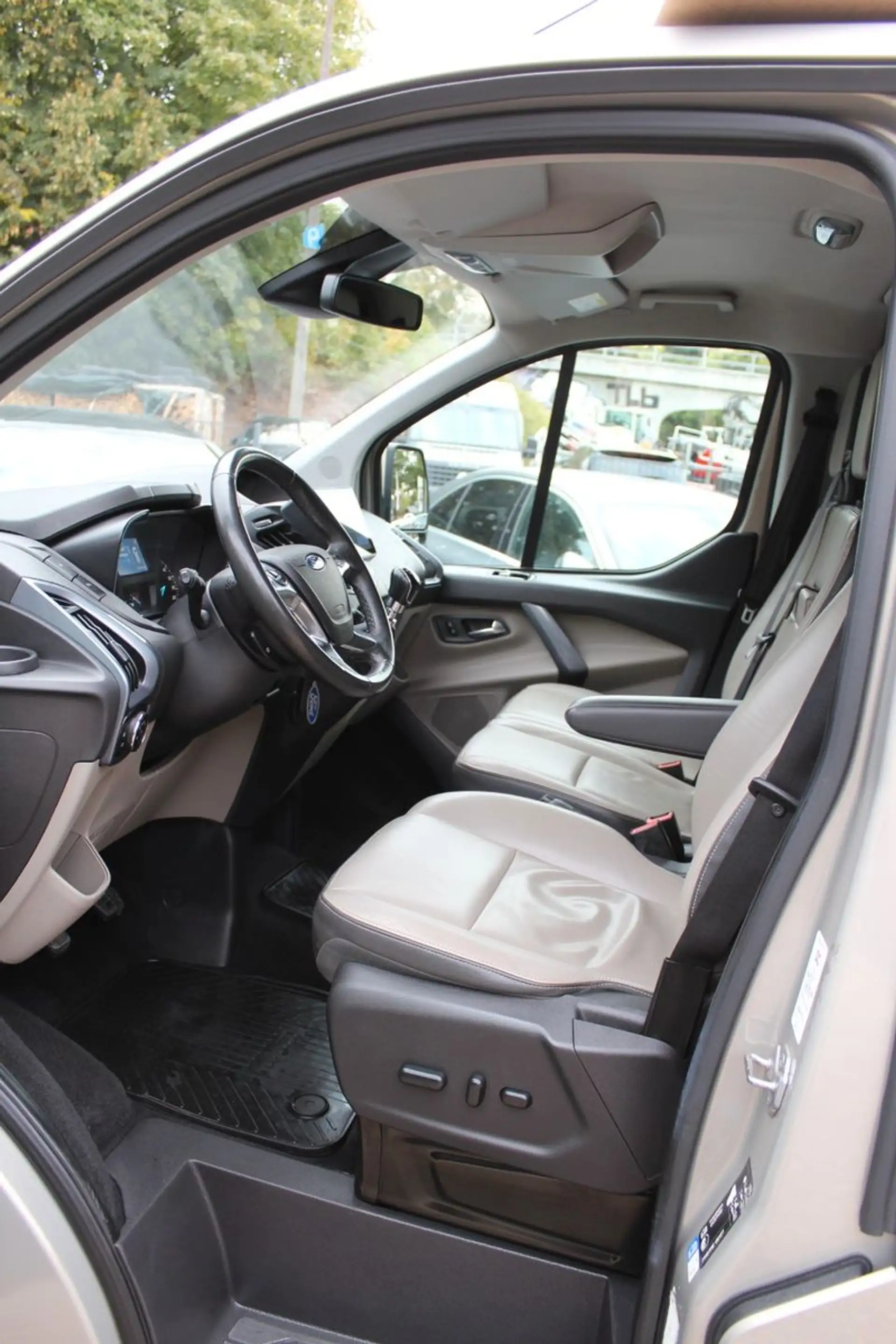 Ford Tourneo Custom Titanium 9-SITZER EURO-6 ANDROID — photo 12