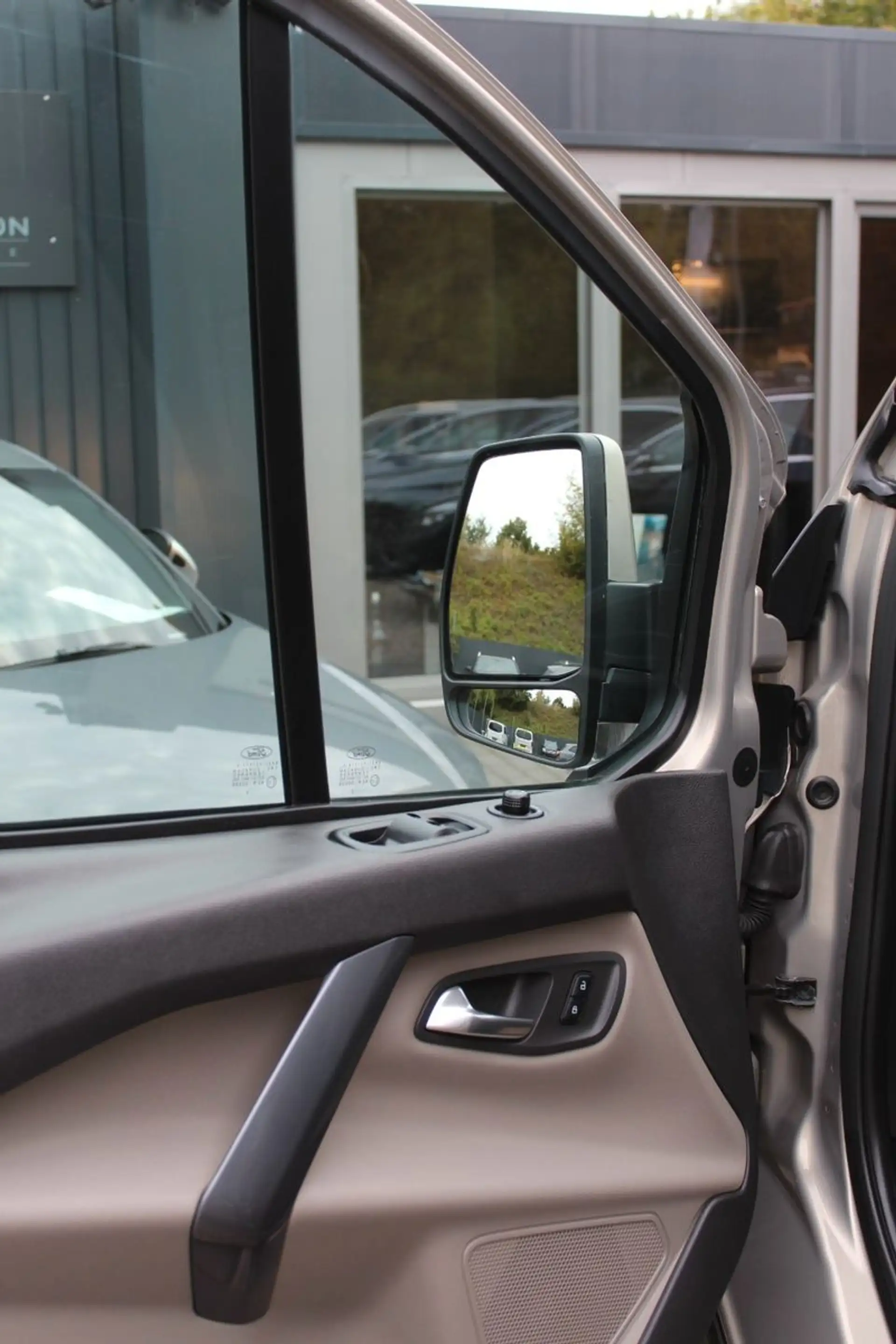 Ford Tourneo Custom Titanium 9-SITZER EURO-6 ANDROID — photo 32