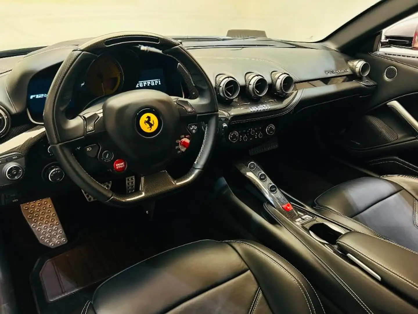 Ferrari F12 V12 6.3 740ch Grau - 2