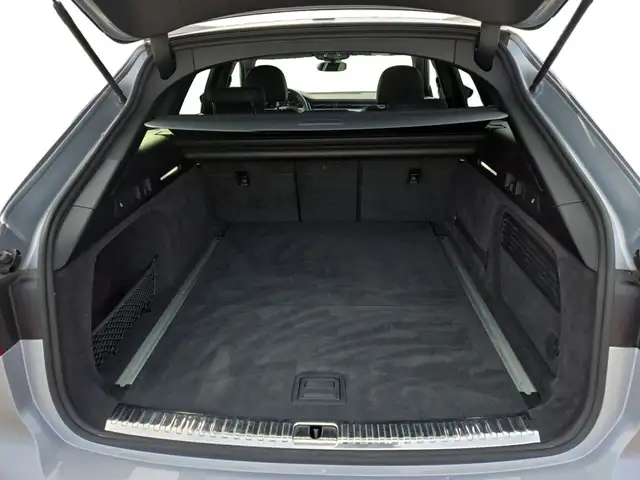 Audi A6 view 14