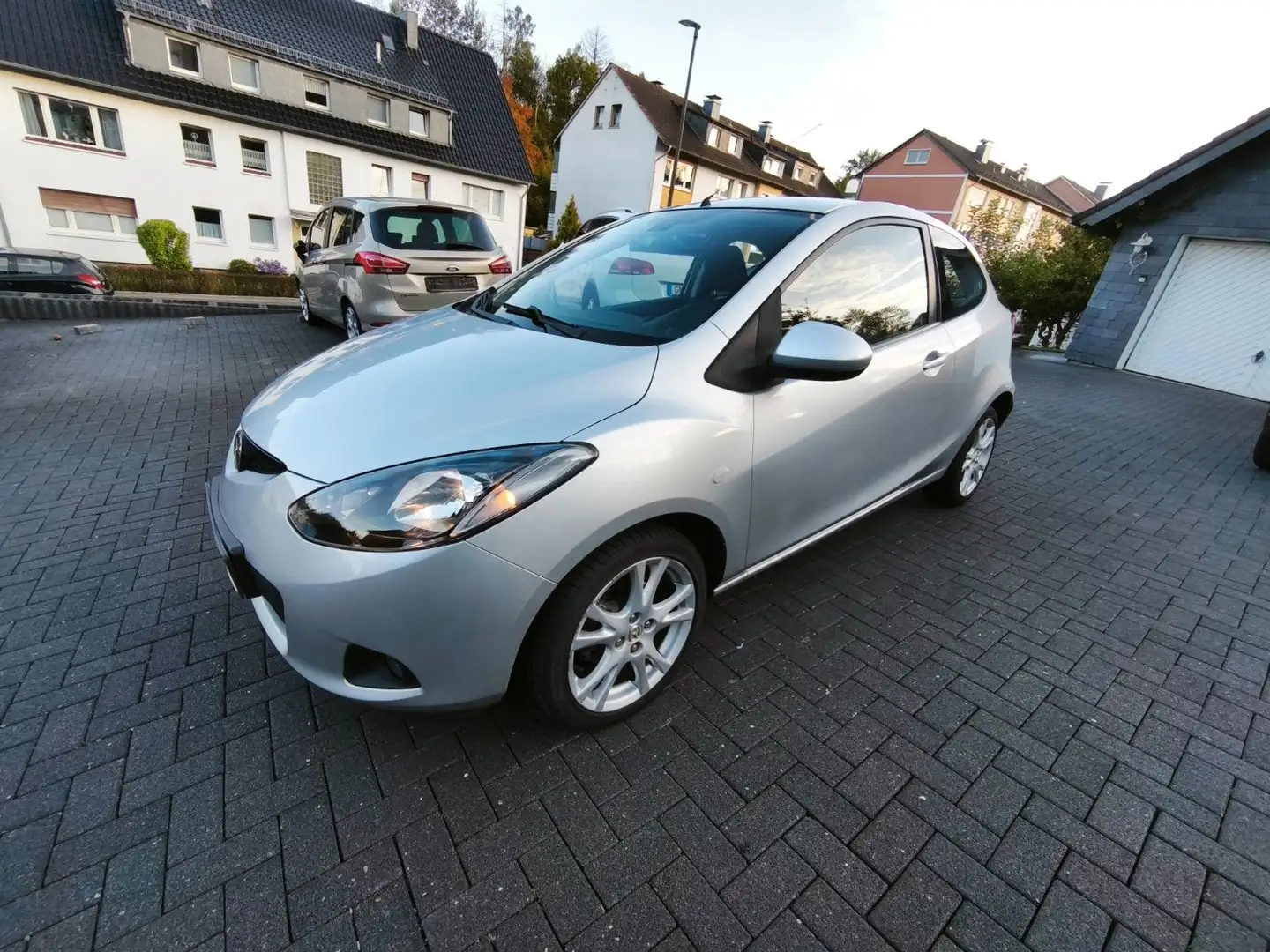 Mazda 2 Lim. 1.4 CD Independence Sport Silber - 1