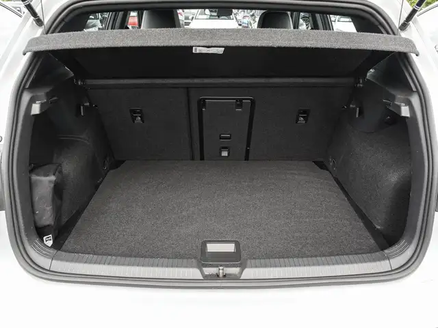 Volkswagen Golf view 16