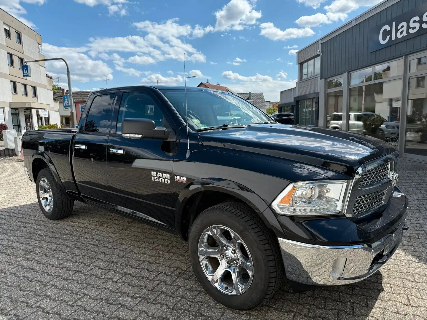 Dodge RAM 1500  V8 5.7 HEMI *PRINS-LPG*UNFALLFREI-BRD* Černá - 1