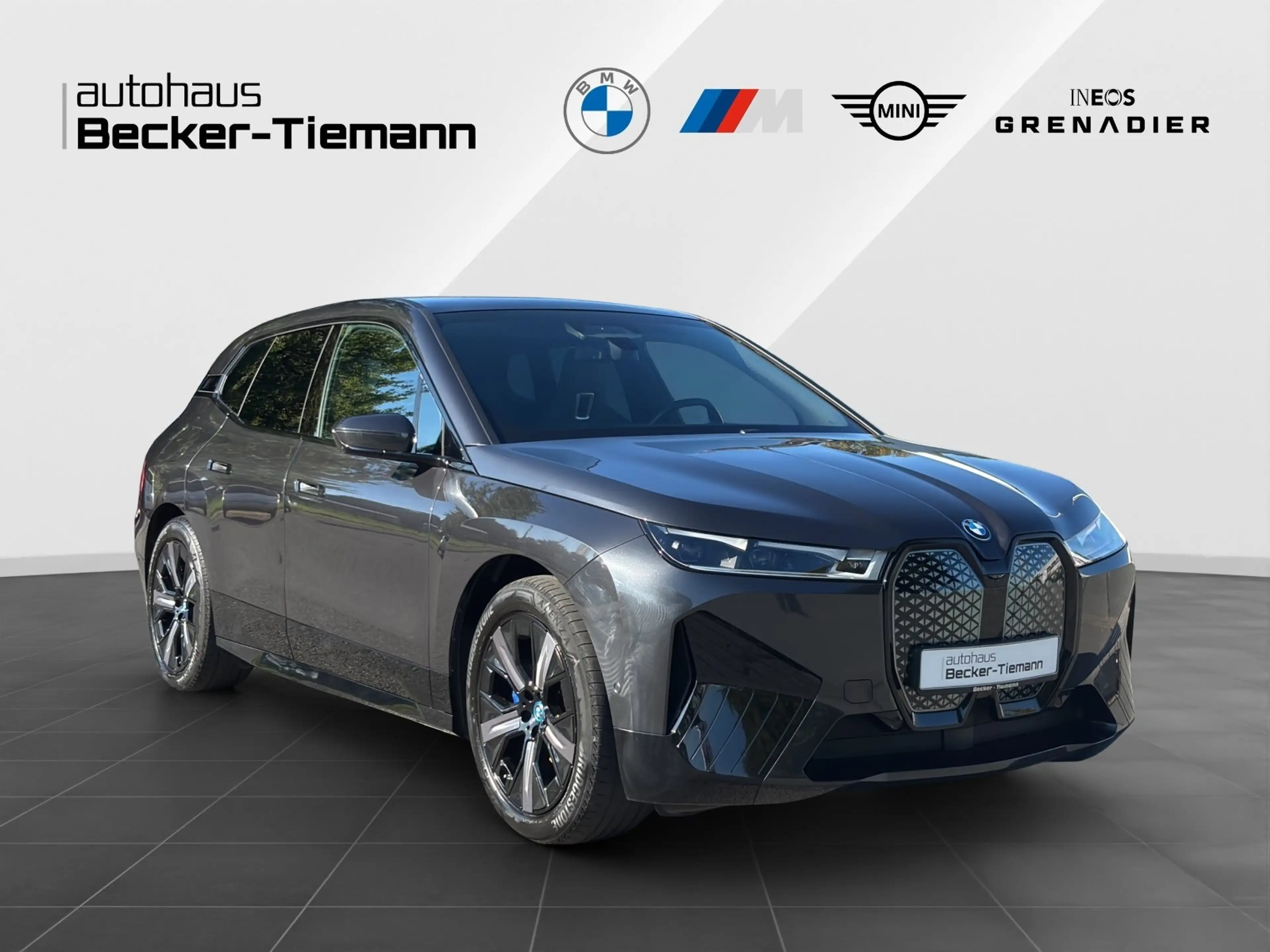 BMW iX xDrive40 Sportpaket | AHK | Driv.Assist. Prof. | P — photo 7