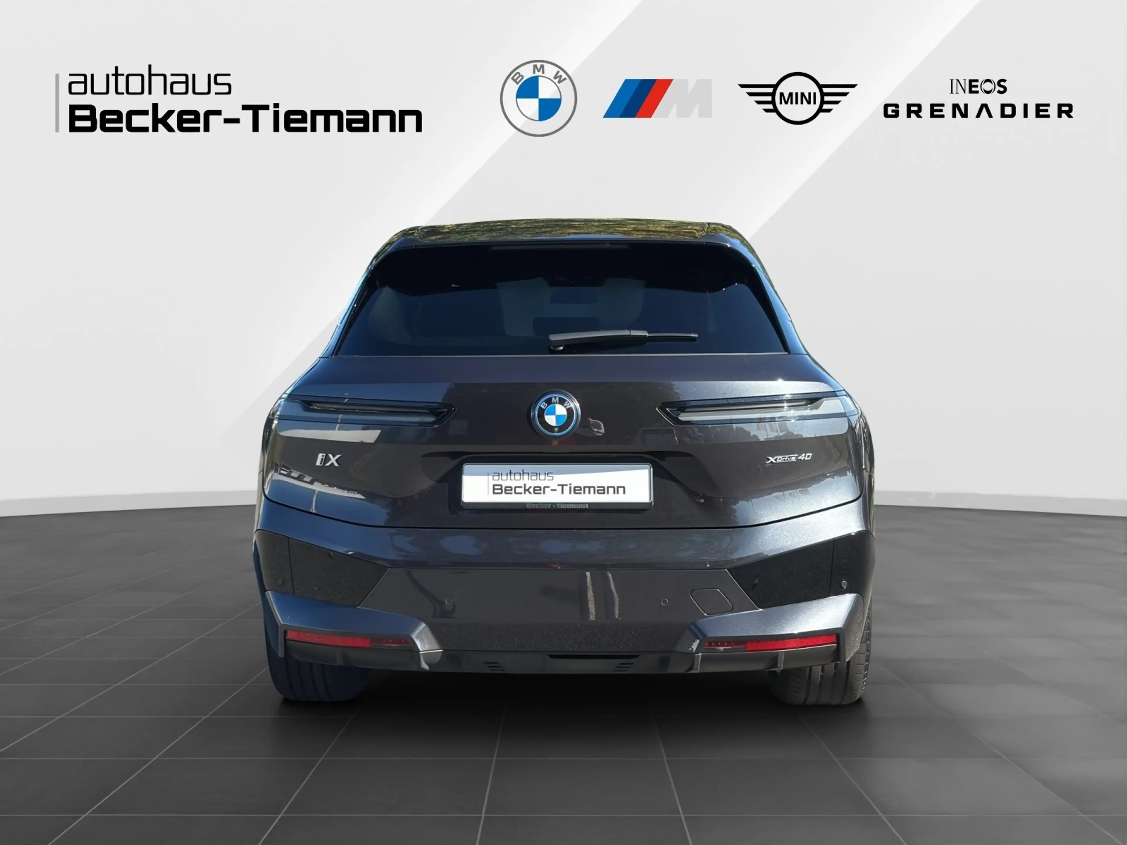 BMW iX xDrive40 Sportpaket | AHK | Driv.Assist. Prof. | P — photo 5