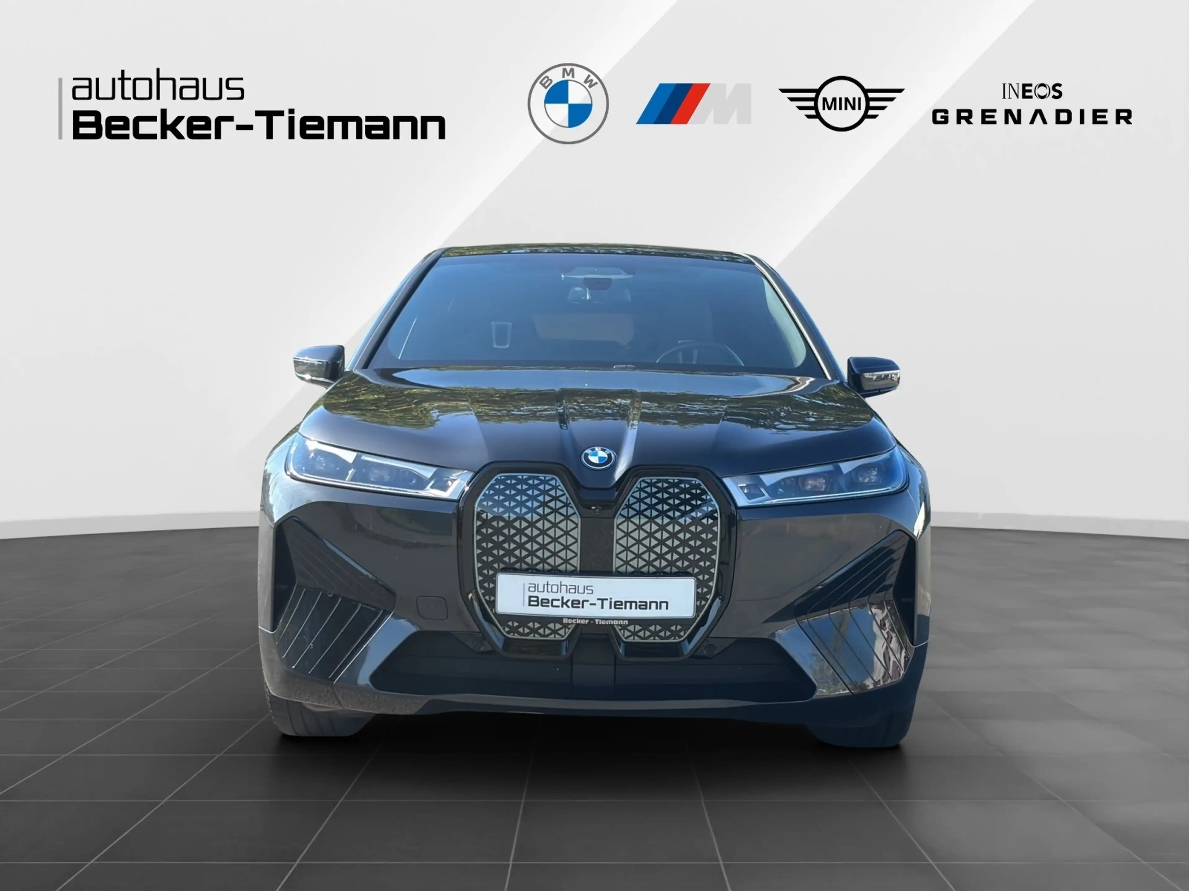 BMW iX xDrive40 Sportpaket | AHK | Driv.Assist. Prof. | P — photo 2