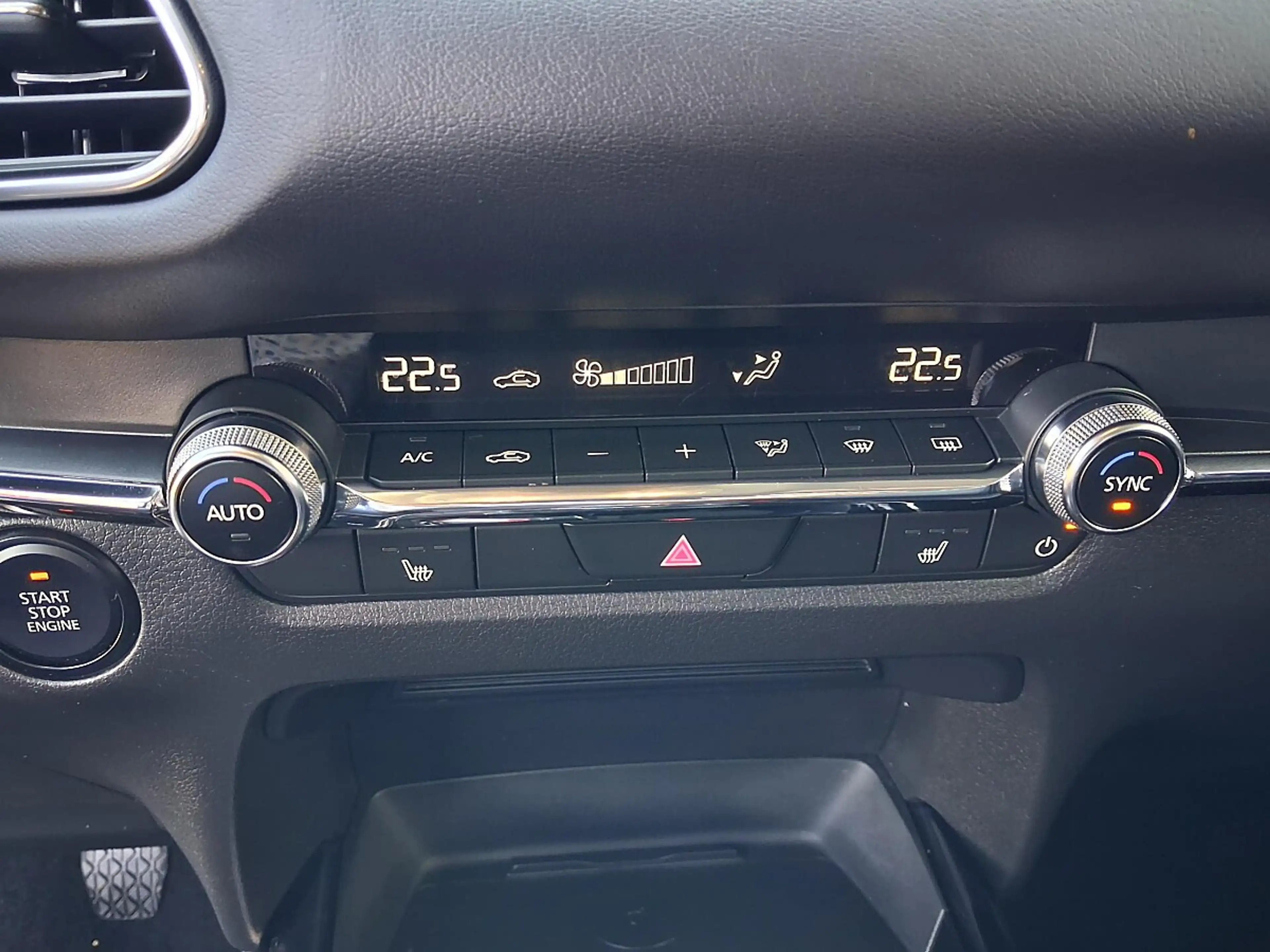 Mazda CX-30 e-Skyactive G122 Homura — photo 7