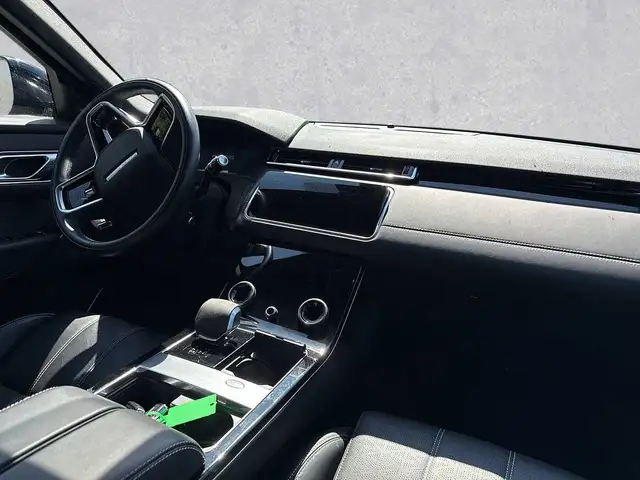 Land Rover Range Rover Velar view 4