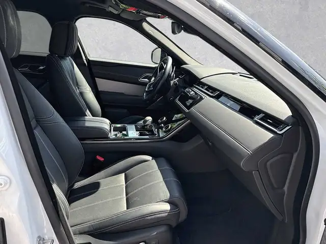 Land Rover Range Rover Velar view 3
