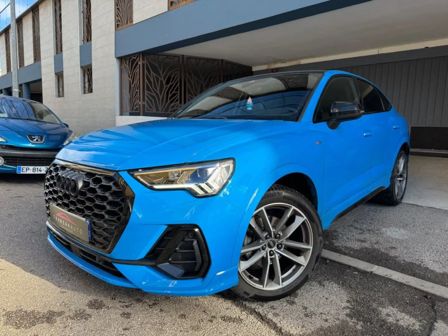 Audi Q3 35 TFSI 150 ch S tronic 7 S line Bleu - 1