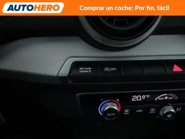 Audi Q2 view 25