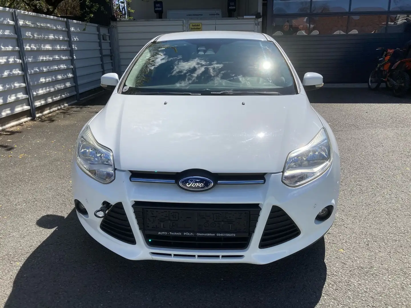Ford Focus Easy 1,0 EcoBoost Weiß - 2