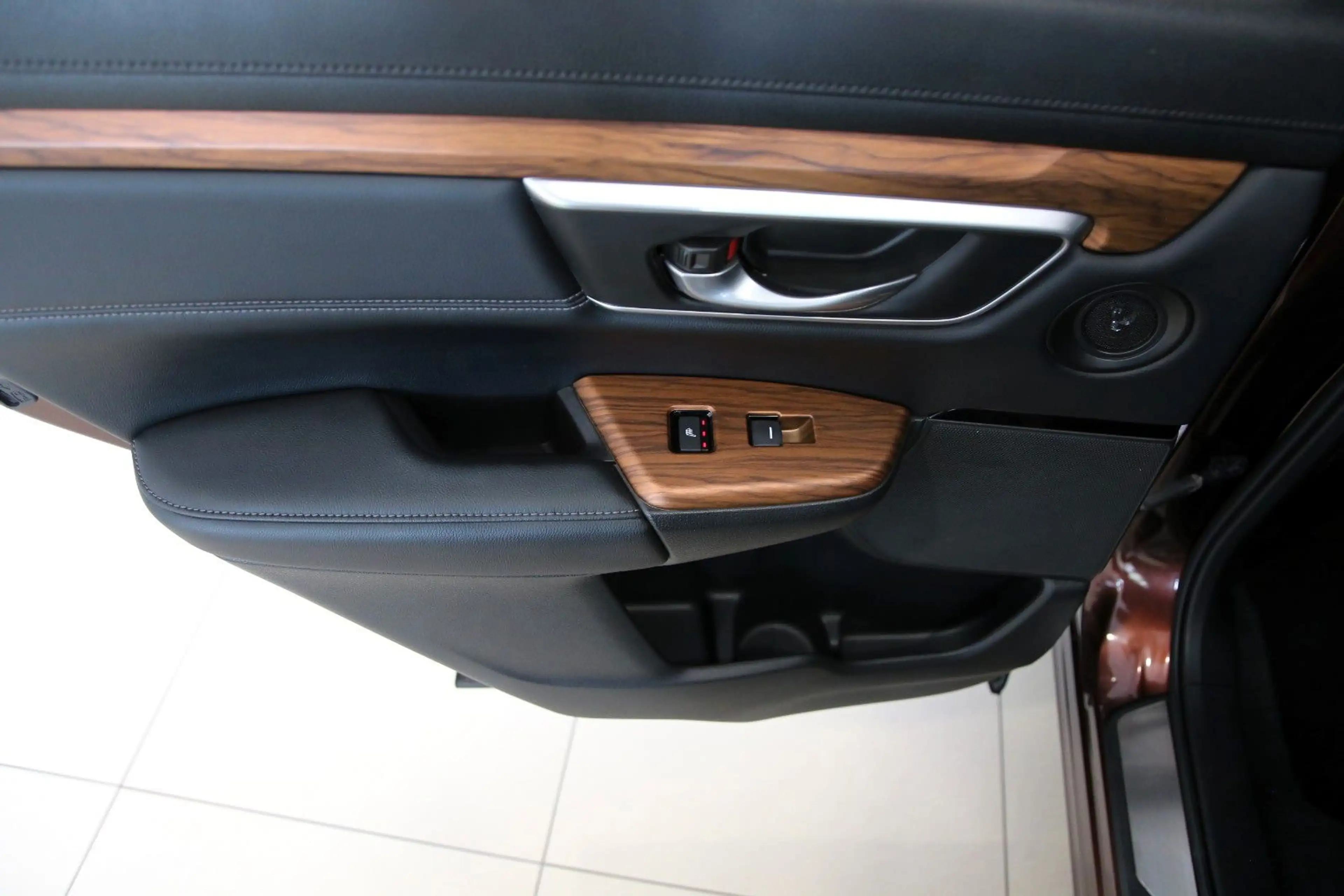 Honda CR-V 2.0 i-MMD HYBRID 4WD Executive — photo 23