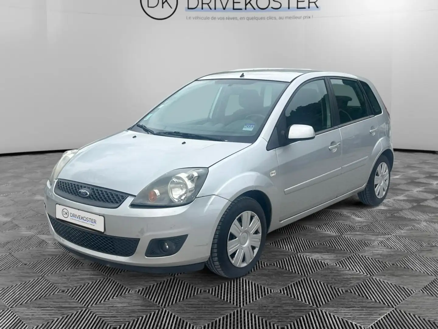 Ford Fiesta Fiesta 1.3i  2002 BERLINE Fun PHASE 2 Gris - 1