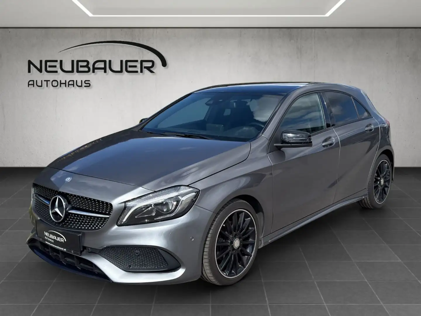 Mercedes-Benz A 200 d 4MATIC AMG Line AMG Navi LED Sportpaket Grau - 1