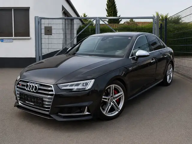 Audi S4 TFSI*MATRIX LED*B&O*DIG.TACH*360GRAD*MASSAGE