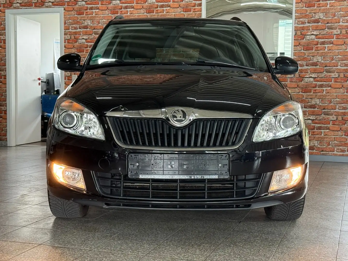 Skoda Fabia Combi Fresh-1.2-Klimaaut.-SHZ-PDC-AHK-Temp Schwarz - 2