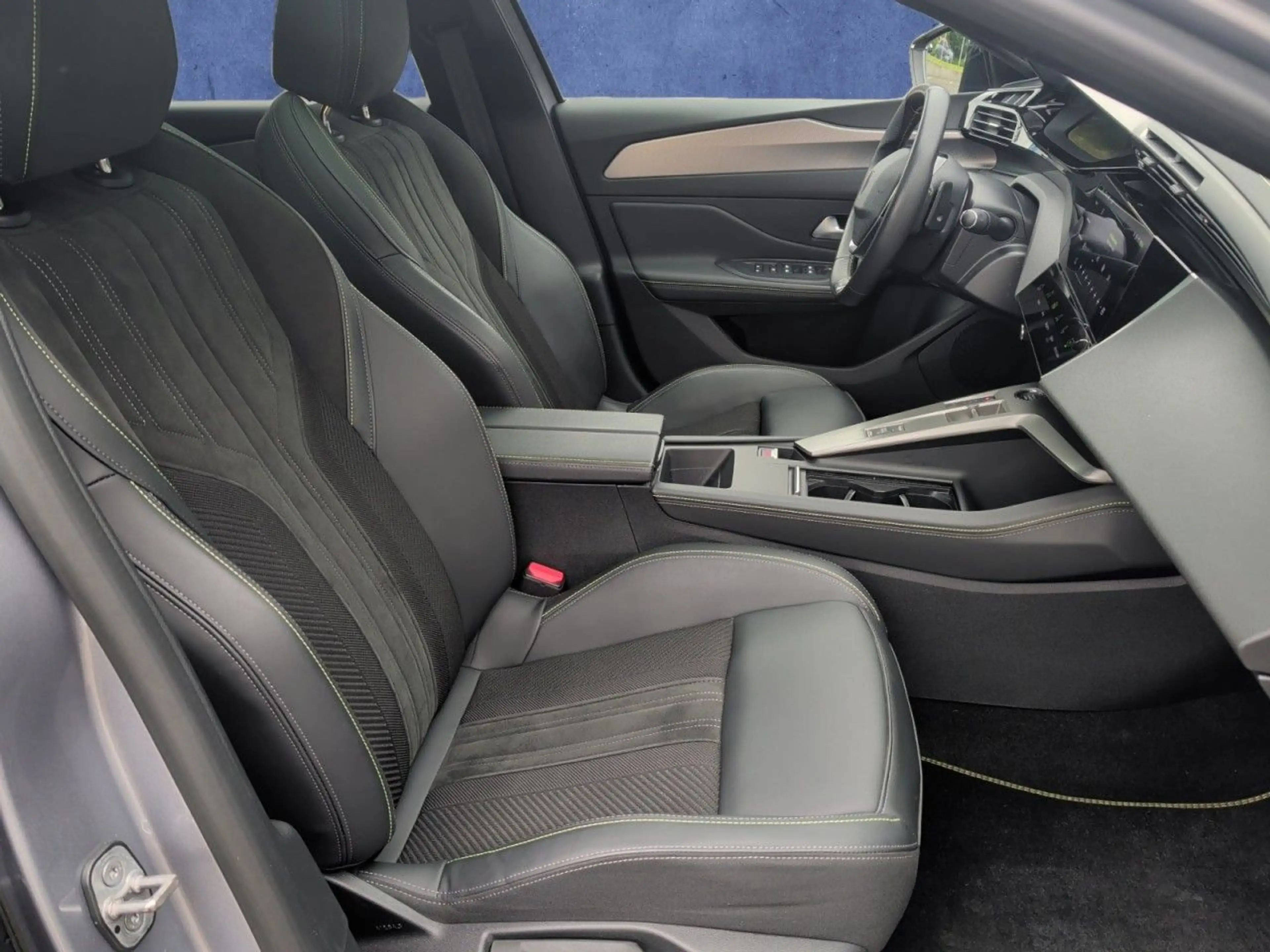 Peugeot 308 SW GT PureTech Autm+AHK+ACC+360-Grad-Kamera Klima — photo 12