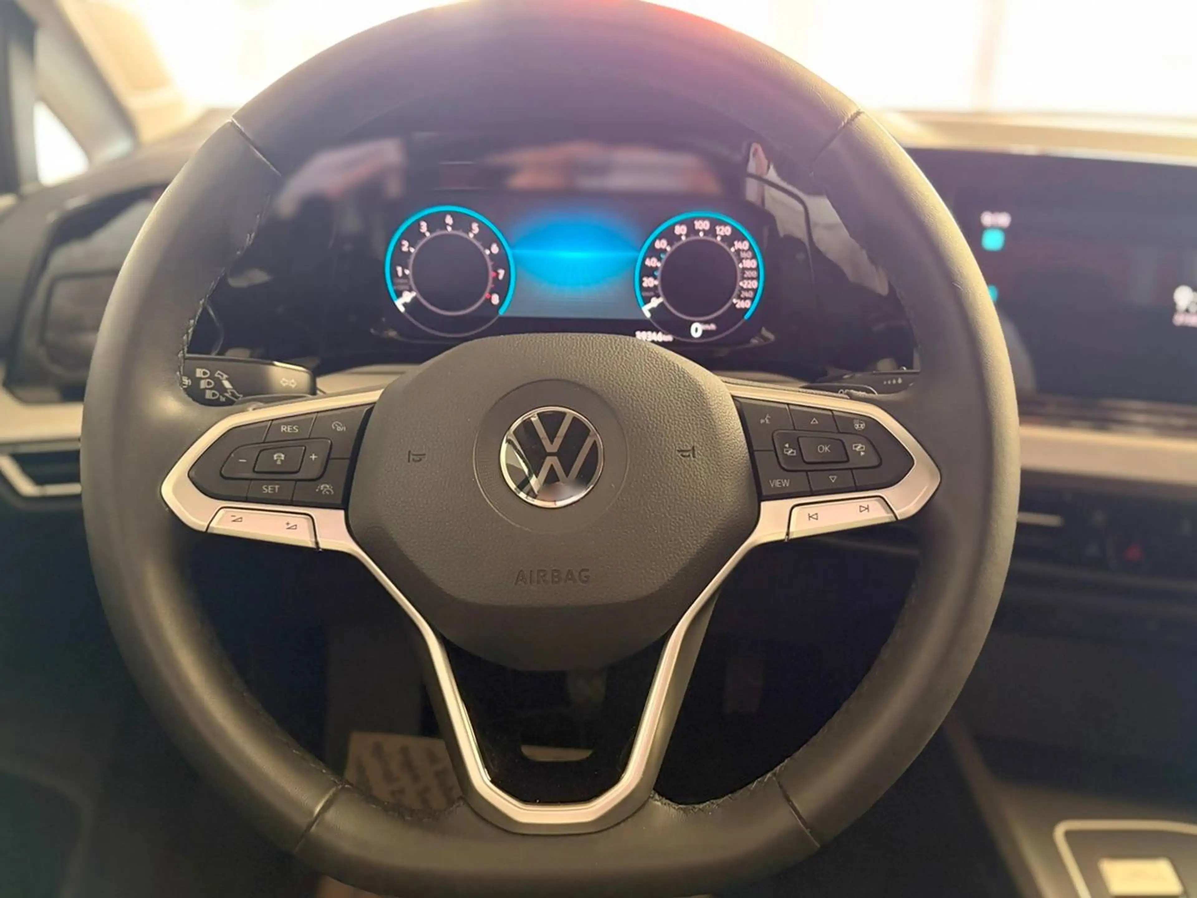 Volkswagen Golf Variant Life — photo 14