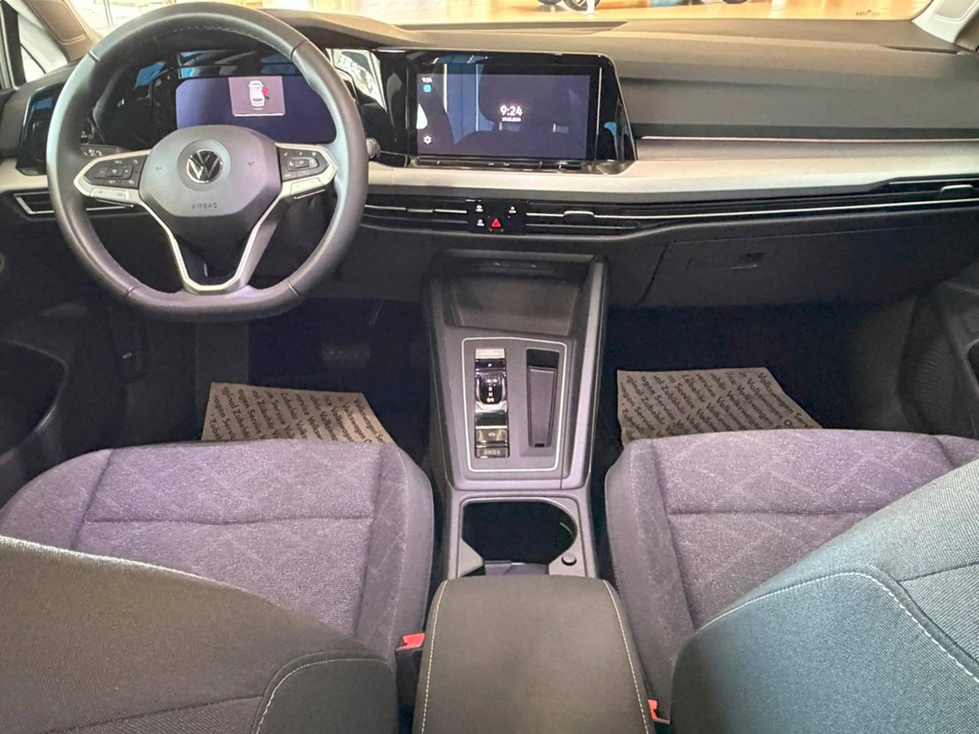 Volkswagen Golf Variant Life — photo 10