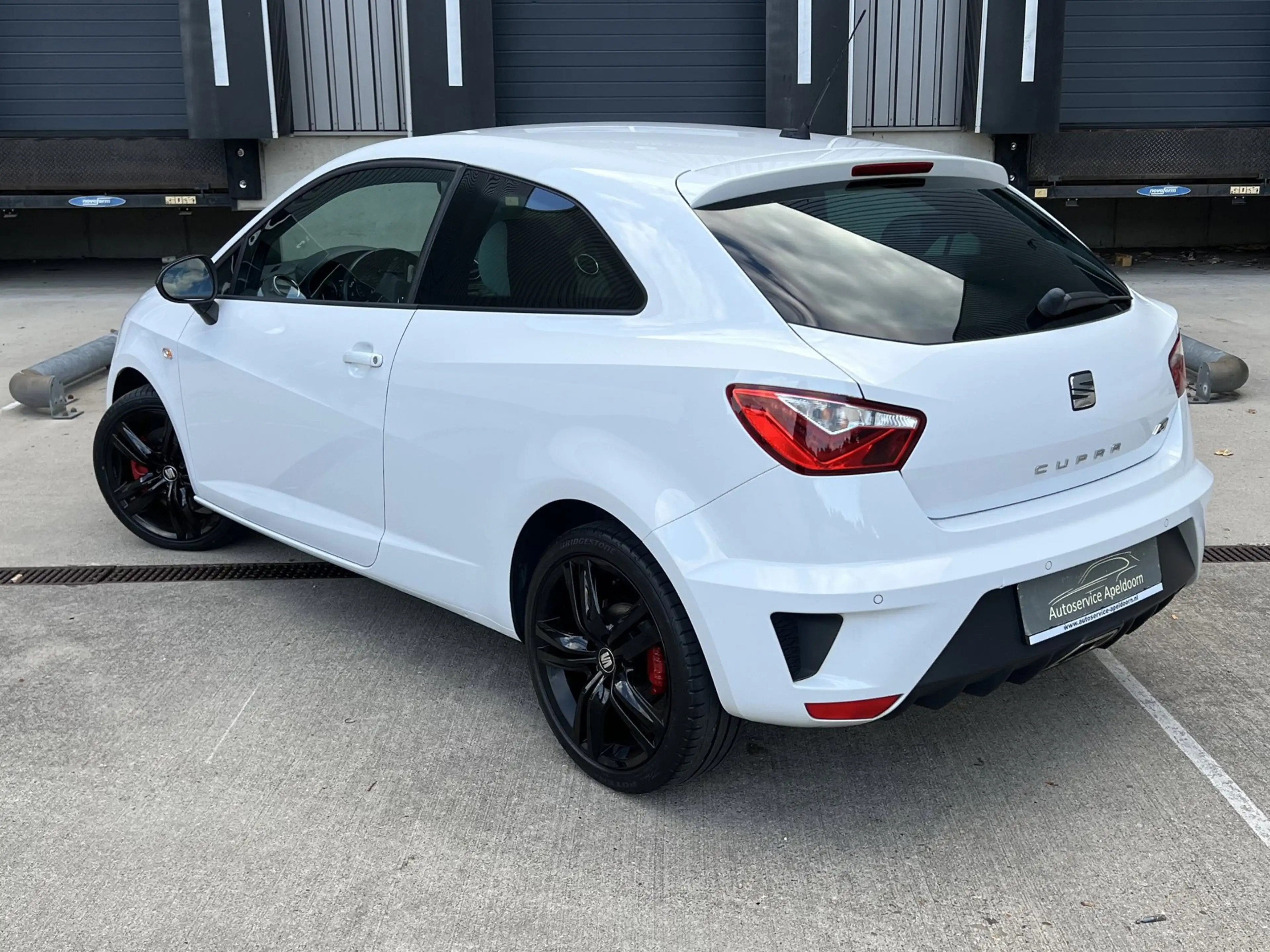 SEAT Ibiza SC 1.8 TSI Cupra, DCC, Xenon, Navi — photo 8