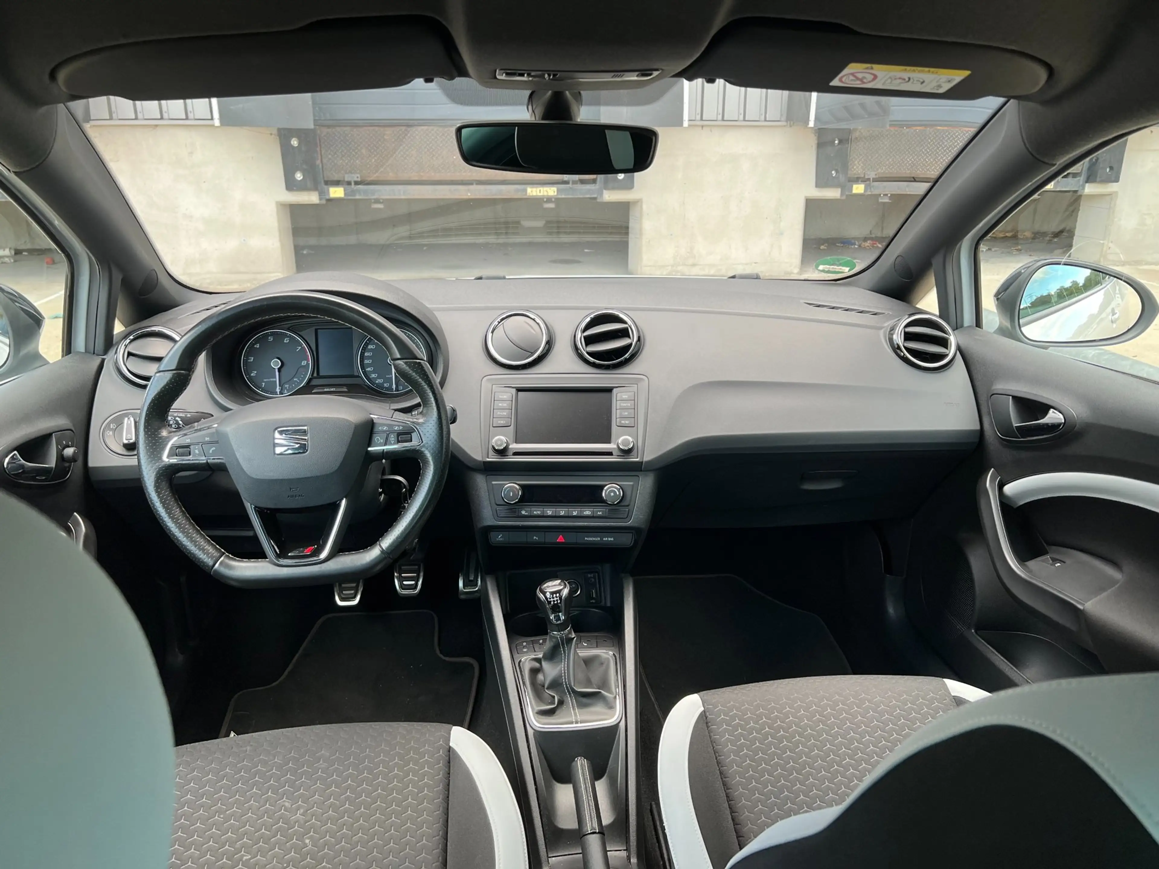 SEAT Ibiza SC 1.8 TSI Cupra, DCC, Xenon, Navi — photo 11