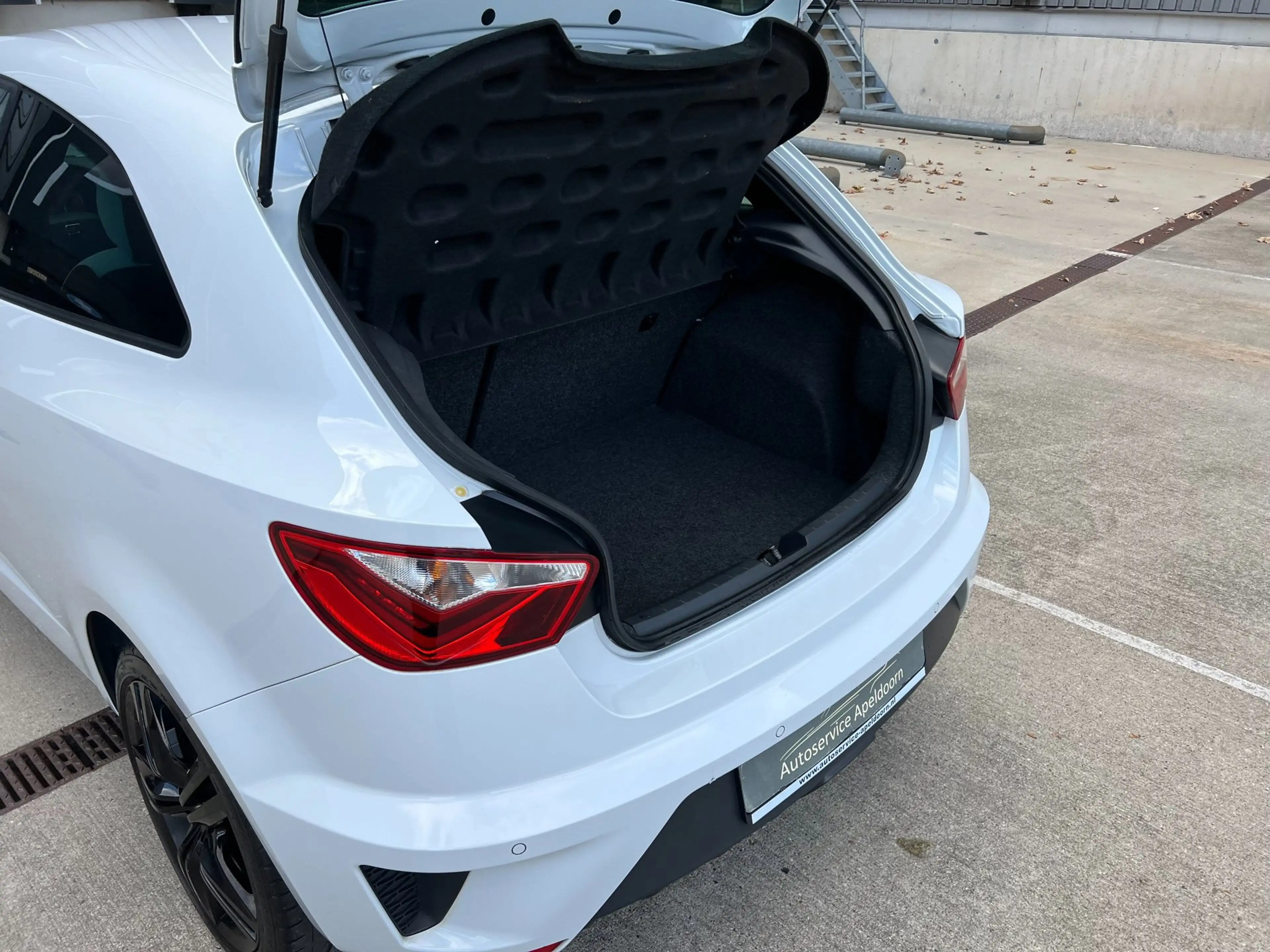 SEAT Ibiza SC 1.8 TSI Cupra, DCC, Xenon, Navi — photo 9