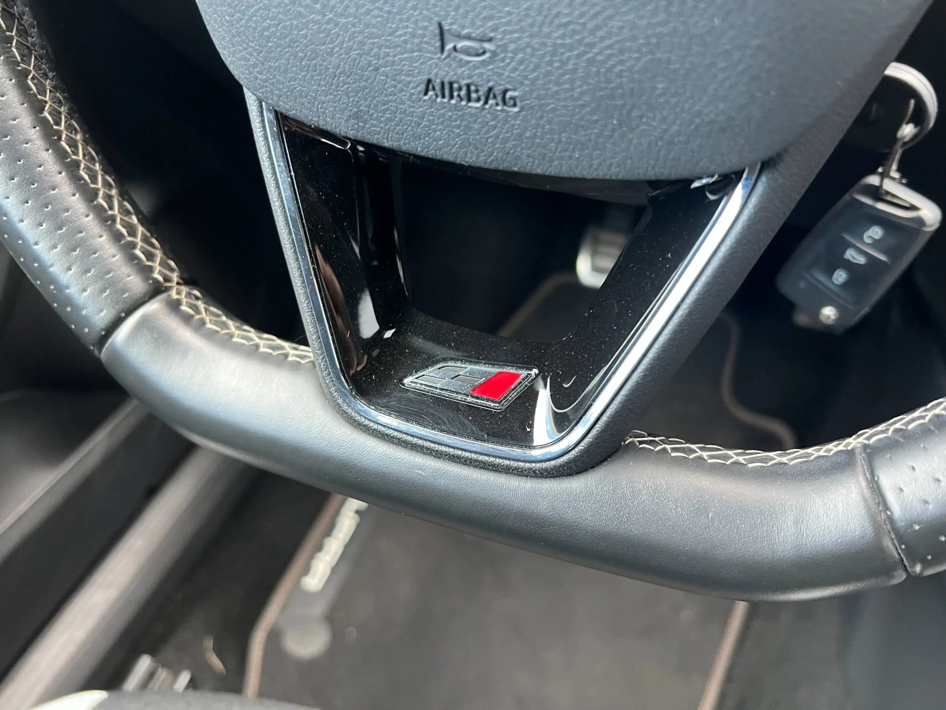 SEAT Ibiza SC 1.8 TSI Cupra, DCC, Xenon, Navi — photo 15