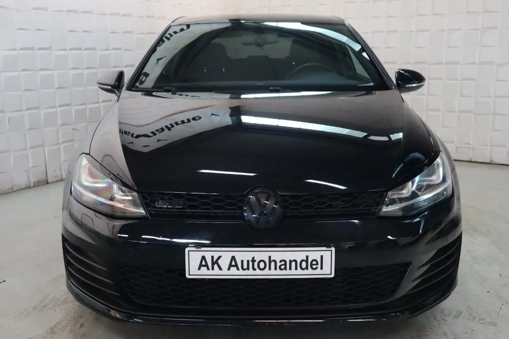 Volkswagen Golf VII Lim. GTD BMT Xenon Navi PDC SHZ Klima Schwarz - 2
