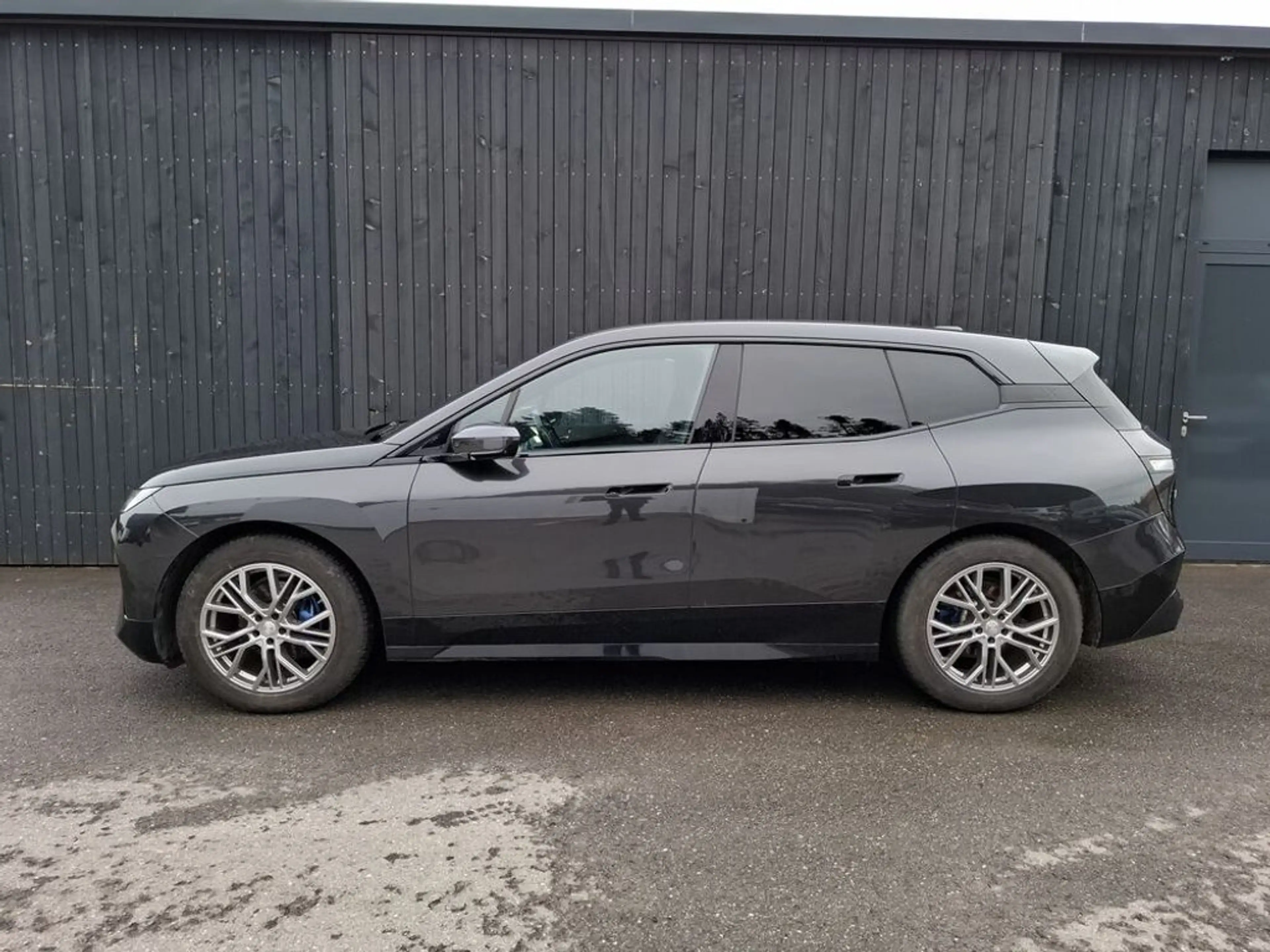 BMW iX 40 xDrive Sportpaket 71/kWh — photo 3