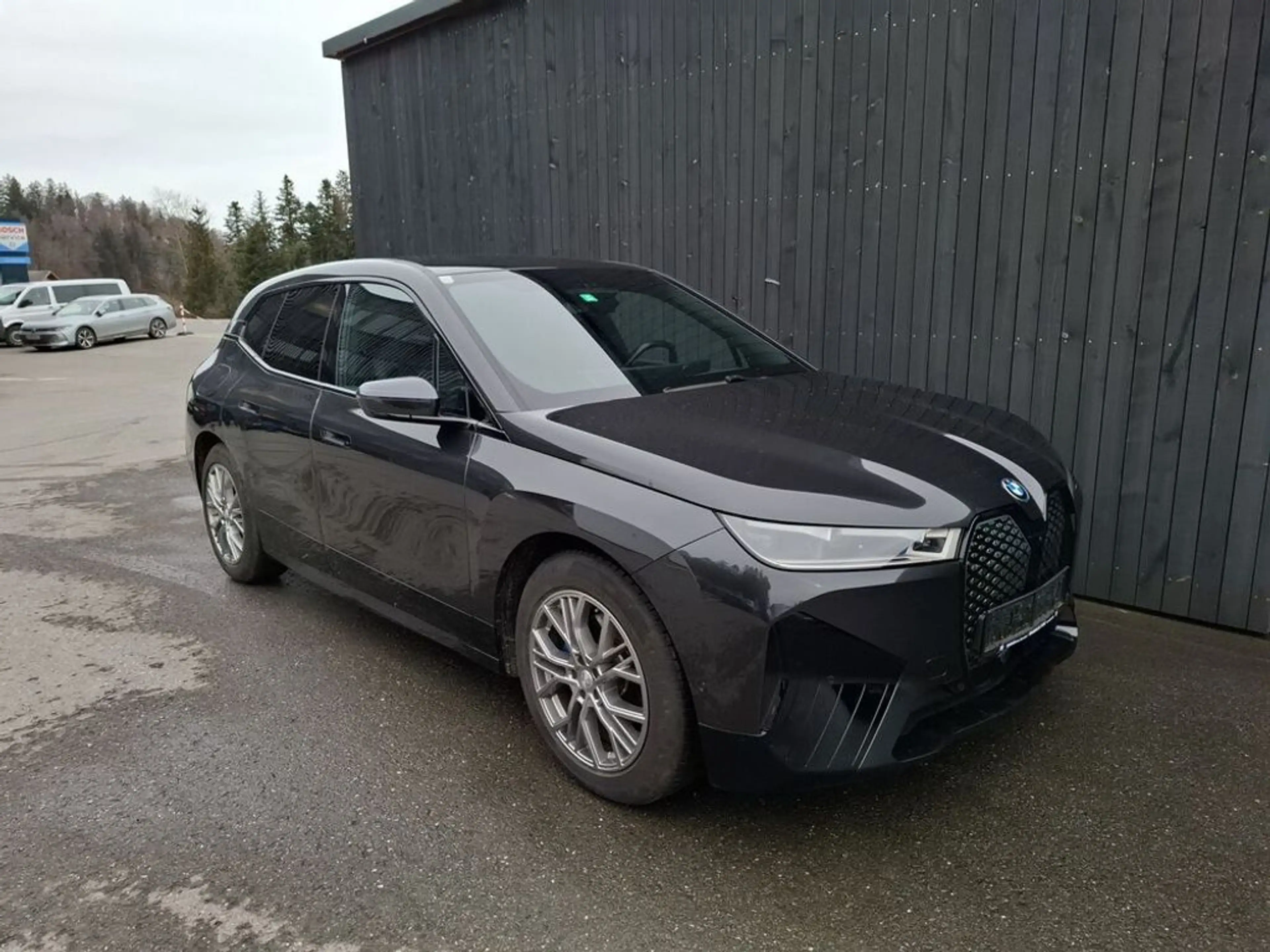 BMW iX 40 xDrive Sportpaket 71/kWh — photo 8