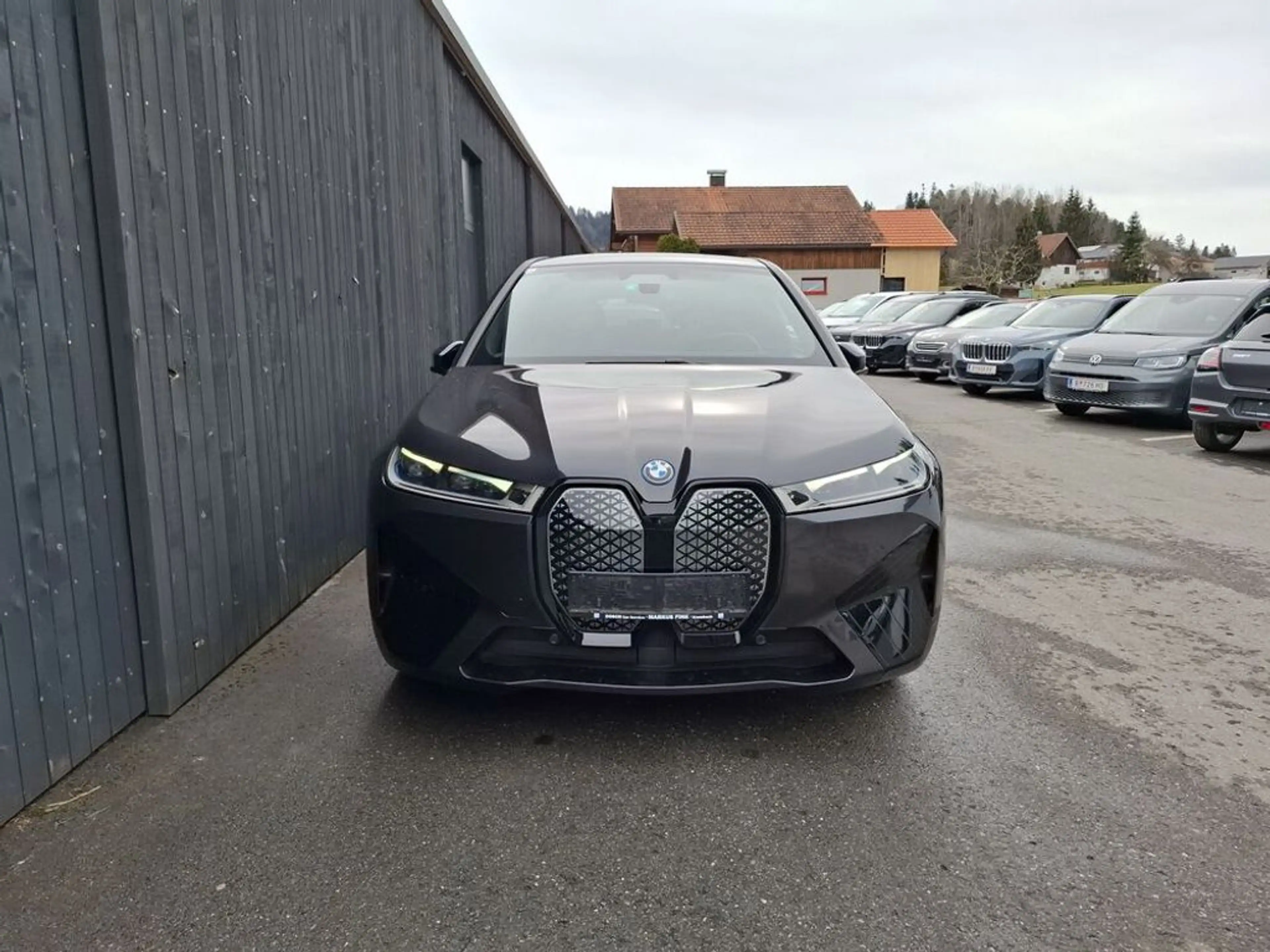 BMW iX 40 xDrive Sportpaket 71/kWh — photo 2