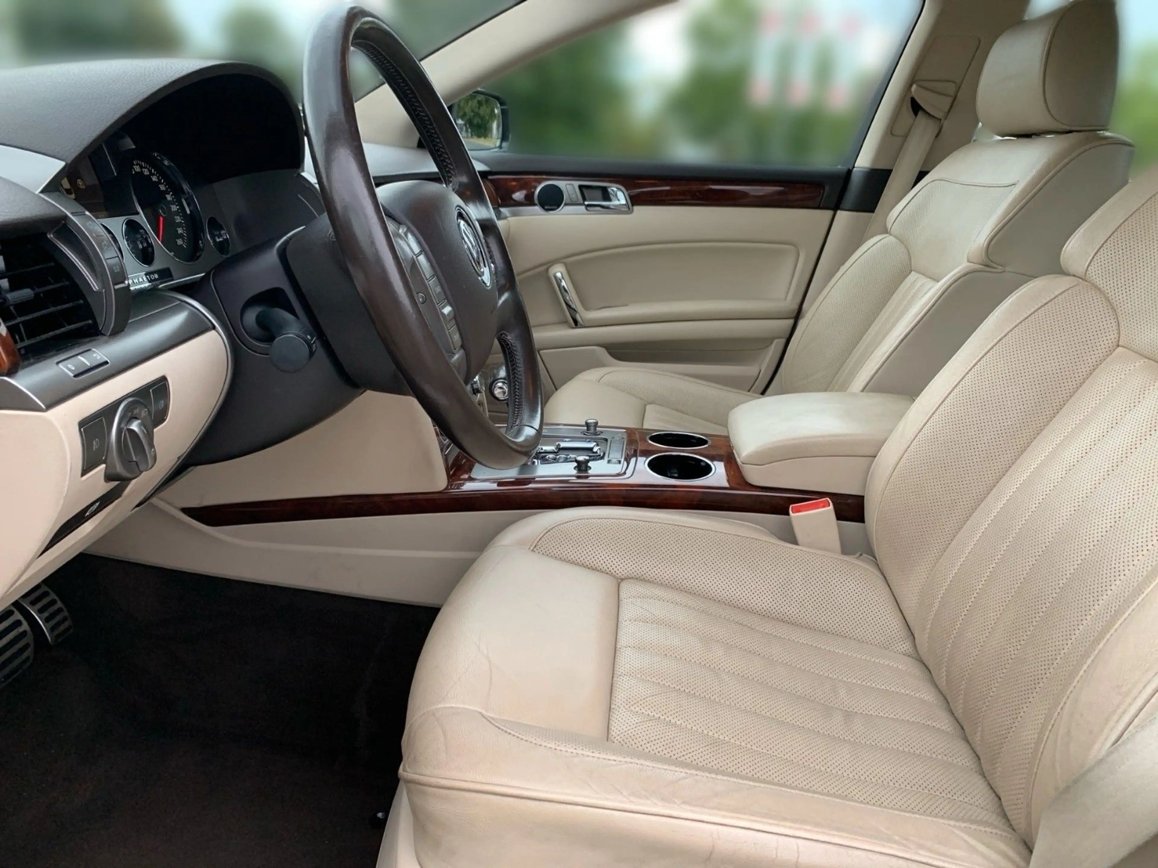 Volkswagen Phaeton V6 TDI 4Motion lang/BiXenon/Navi/Leder — photo 11