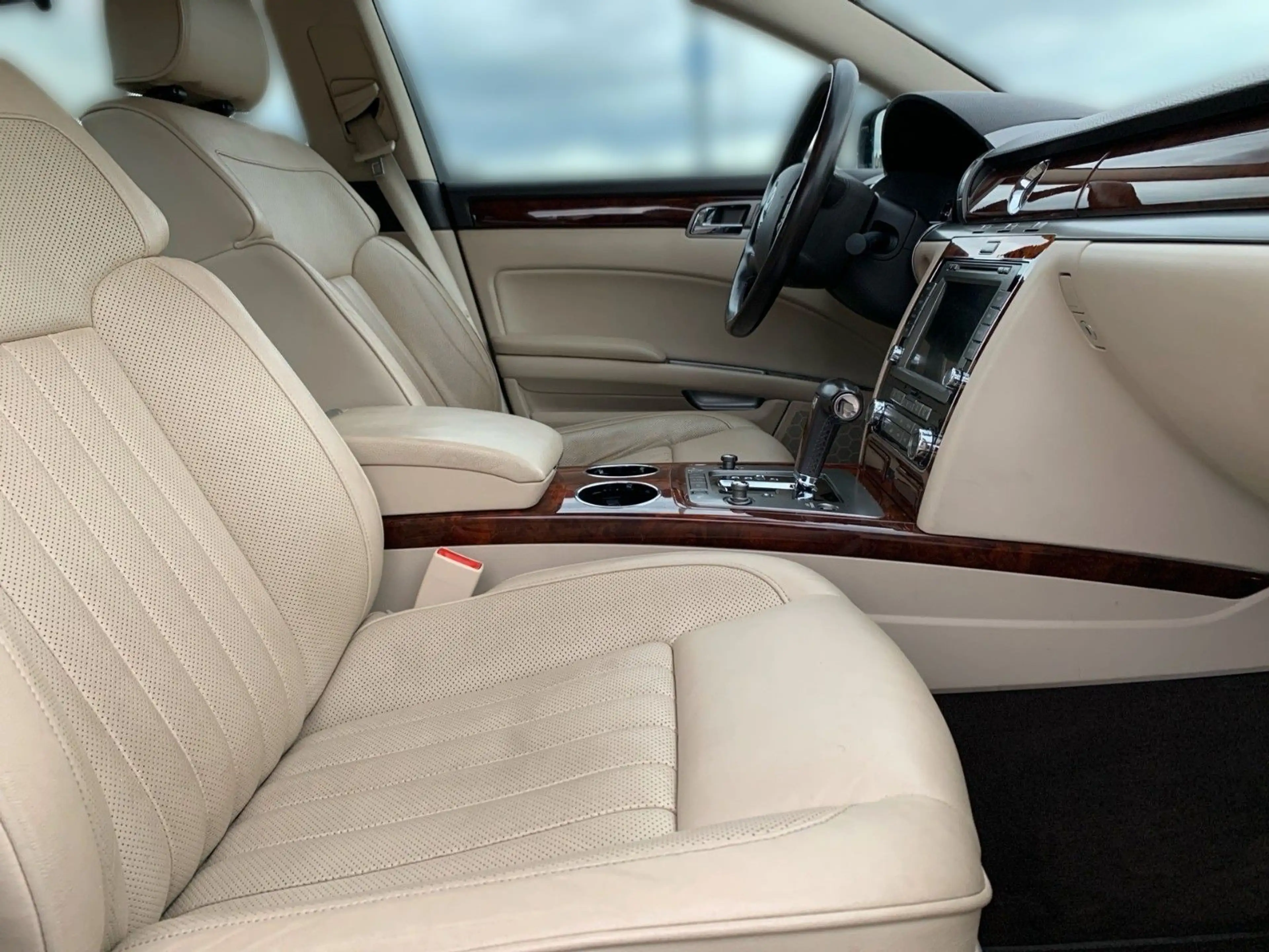 Volkswagen Phaeton V6 TDI 4Motion lang/BiXenon/Navi/Leder — photo 3
