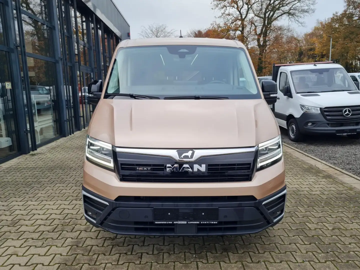 MAN TGE 3.180 Kombi 9 Sitze ALU KAMERA ERGO LED NAVI LEDER Or - 2
