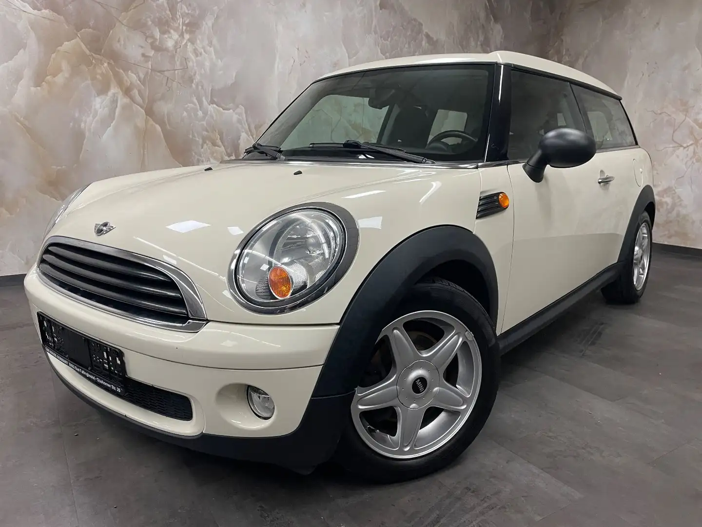 MINI One Clubman "1.Hand" Weiß - 1