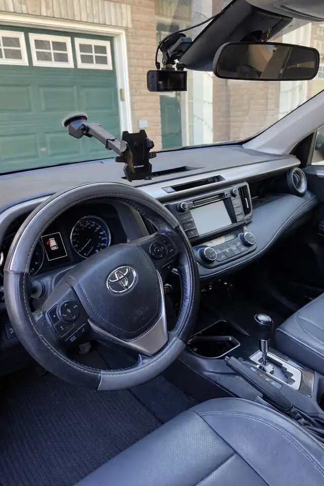 Toyota RAV 4 снимка Toyota RAV 4