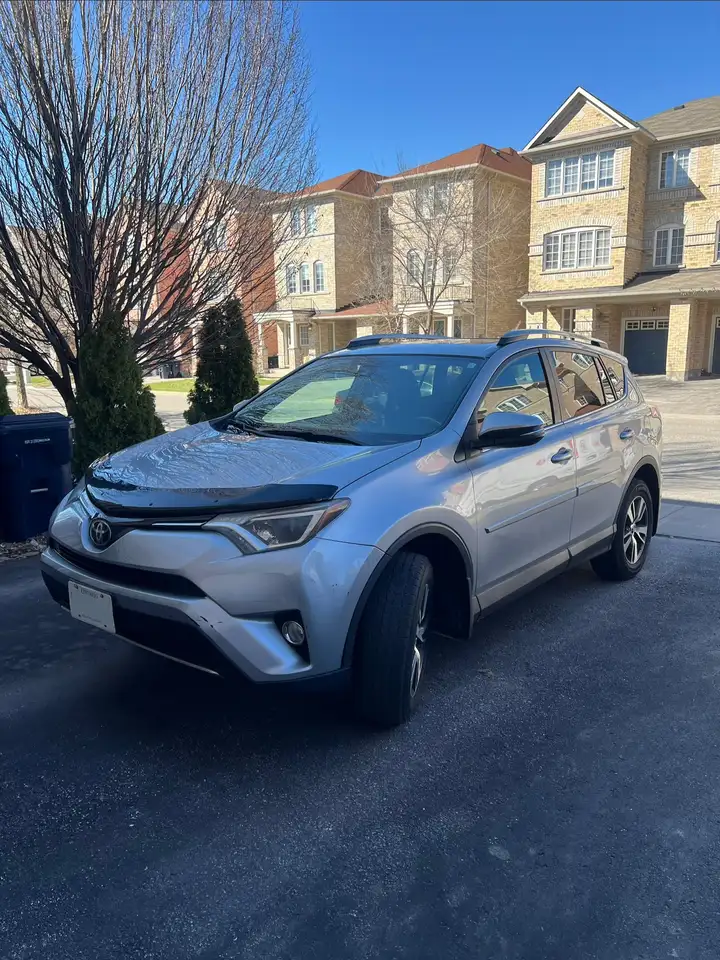 Toyota RAV 4 снимка Toyota RAV 4