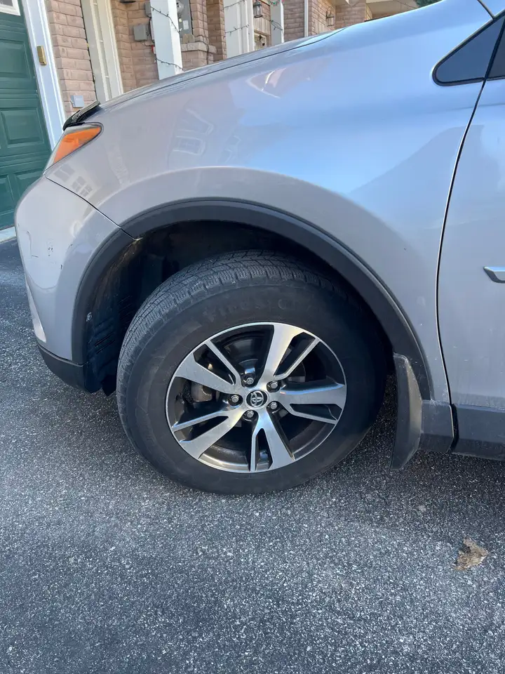 Toyota RAV 4 снимка Toyota RAV 4