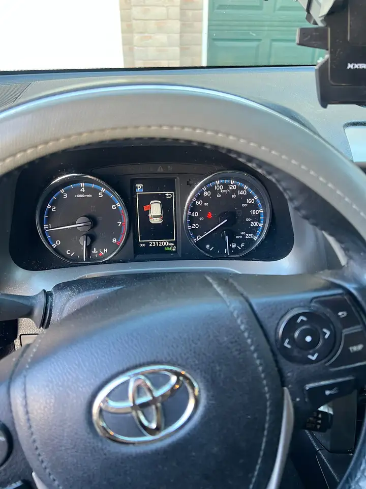 Toyota RAV 4 снимка Toyota RAV 4