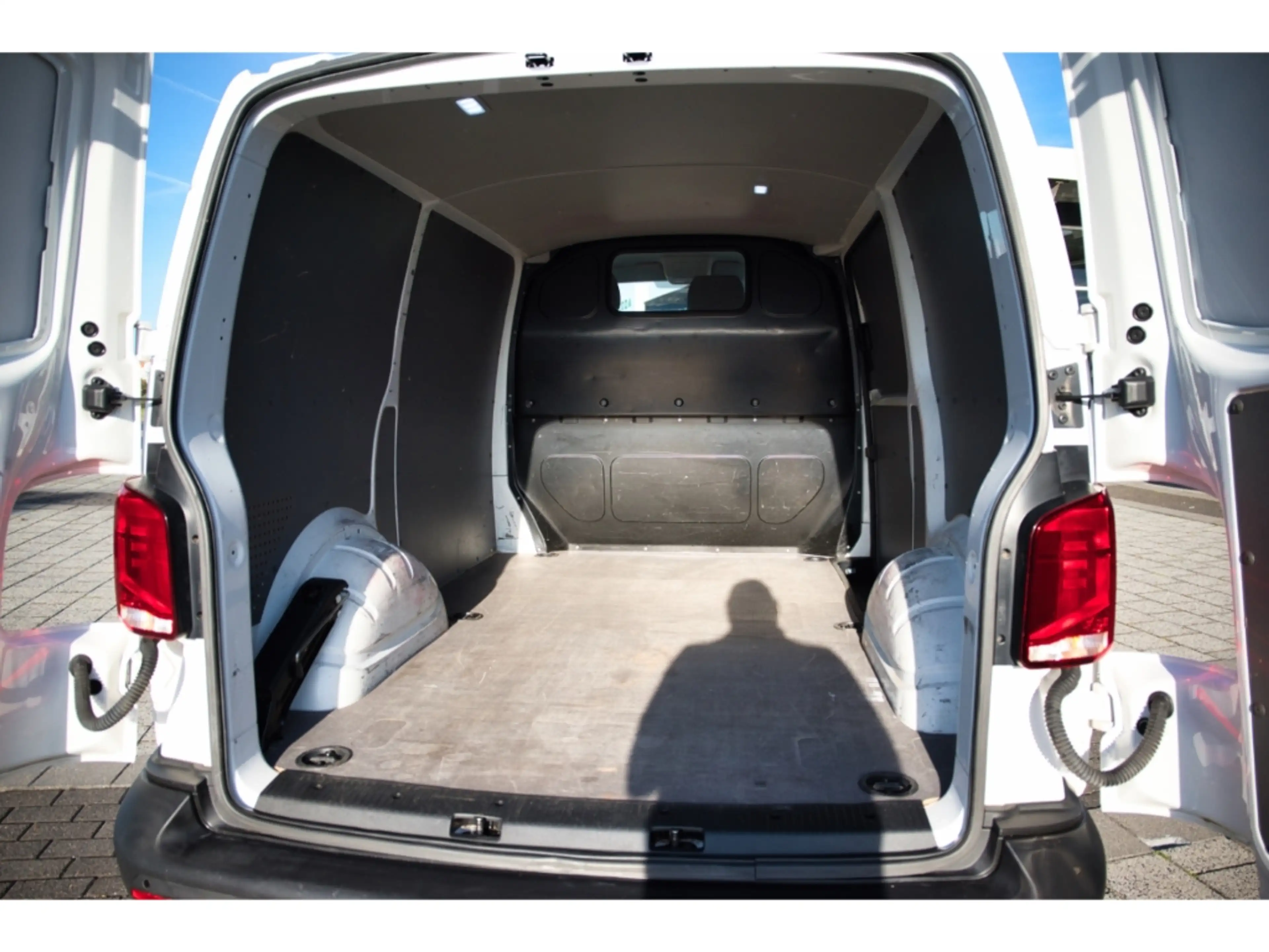 Volkswagen Transporter Kasten 2.0 TDI DAB PDCv+h Klima — photo 9