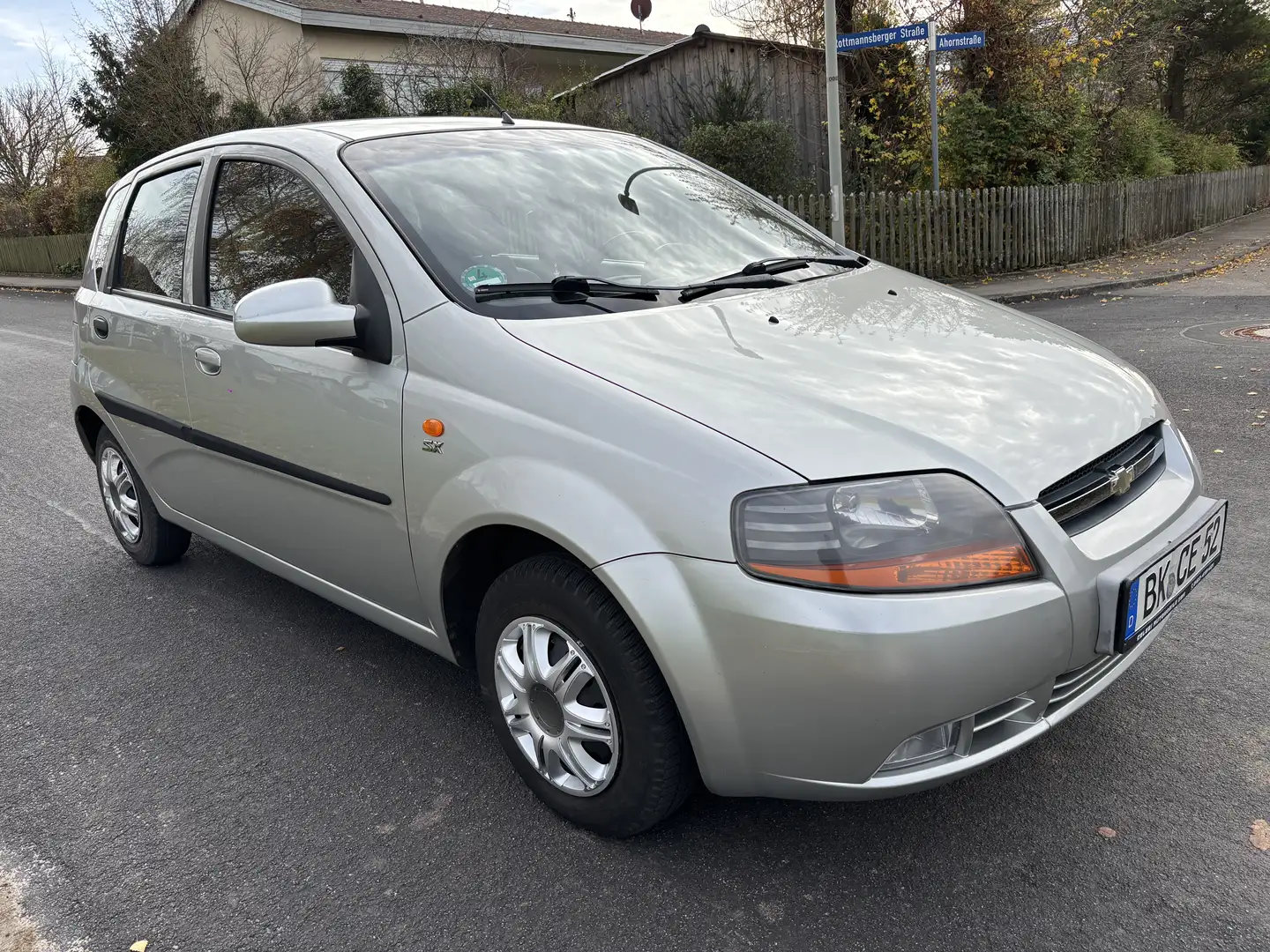 Chevrolet Kalos 1.4 16V SX Klimaanlage & AHK 5-Türig Argent - 1