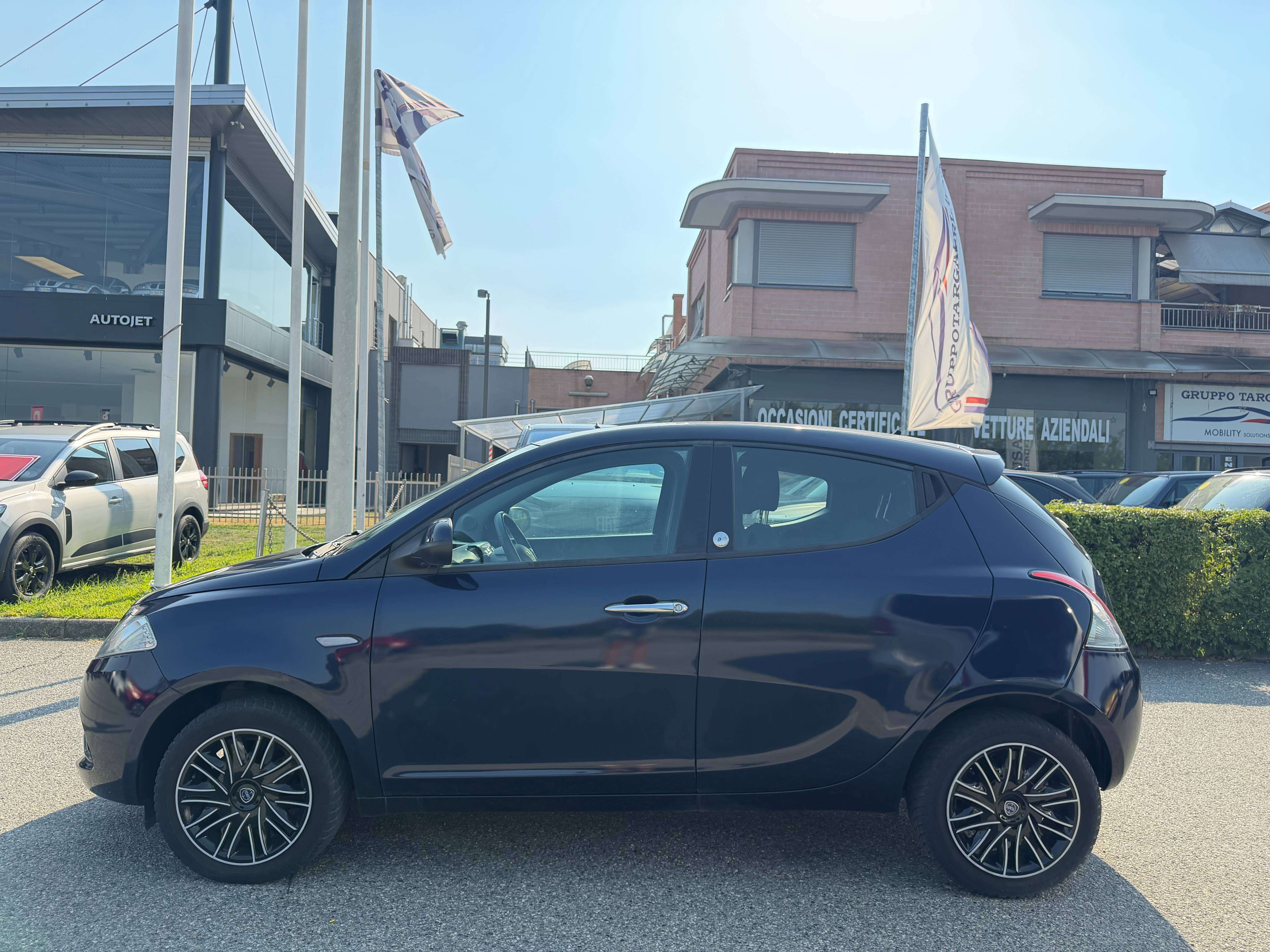 Lancia Ypsilon