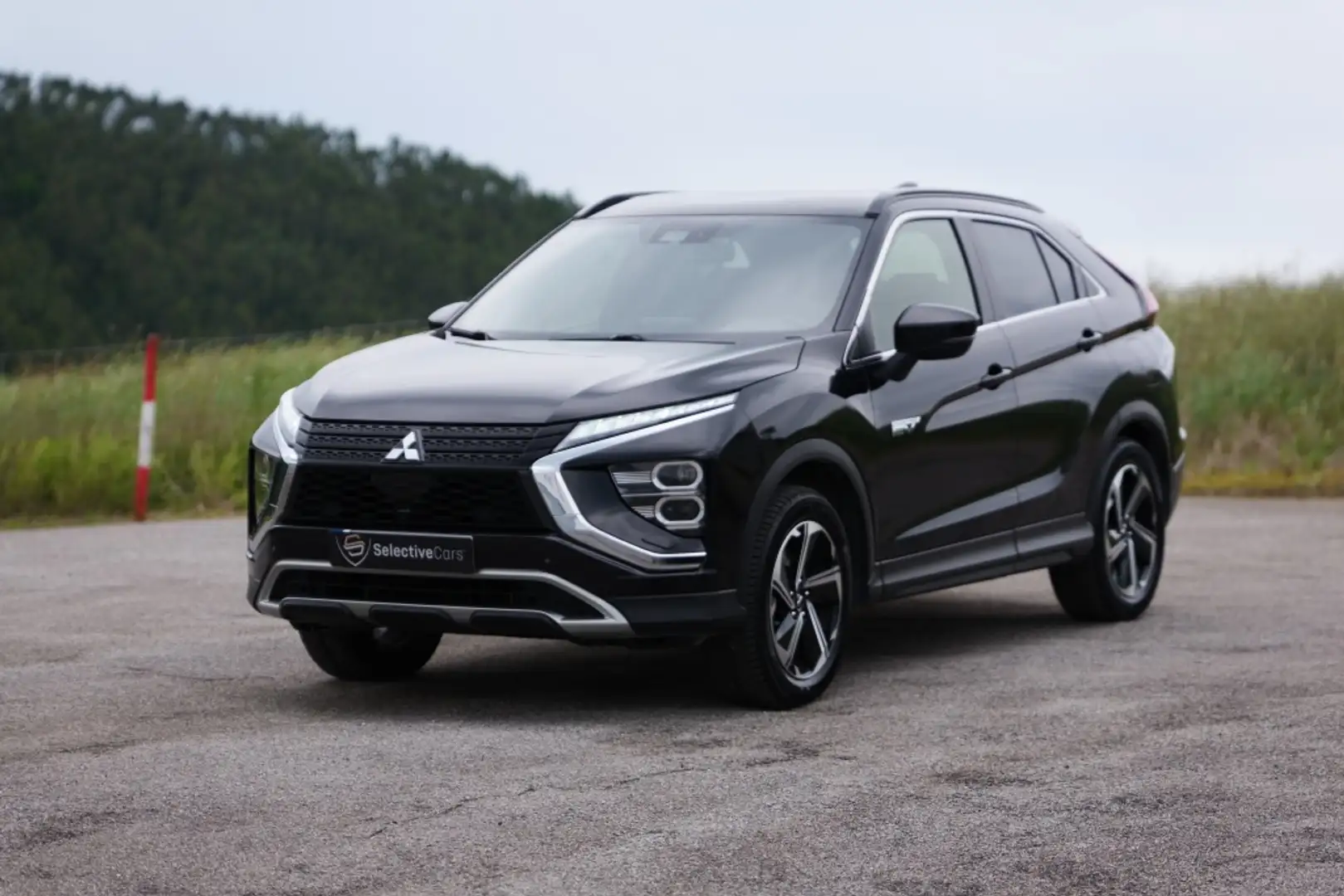 Mitsubishi Eclipse Cross PHEV Kaiteki 4WD Negro - 1