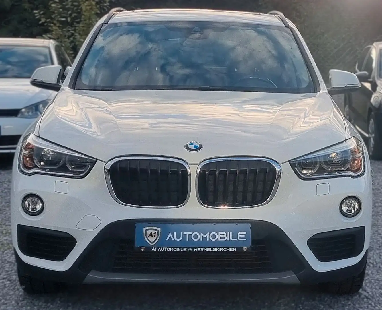 BMW X1 Baureihe°LED°PANO°NAVI°KAMERA°SHZ°TEMPOMAT° Weiß - 2