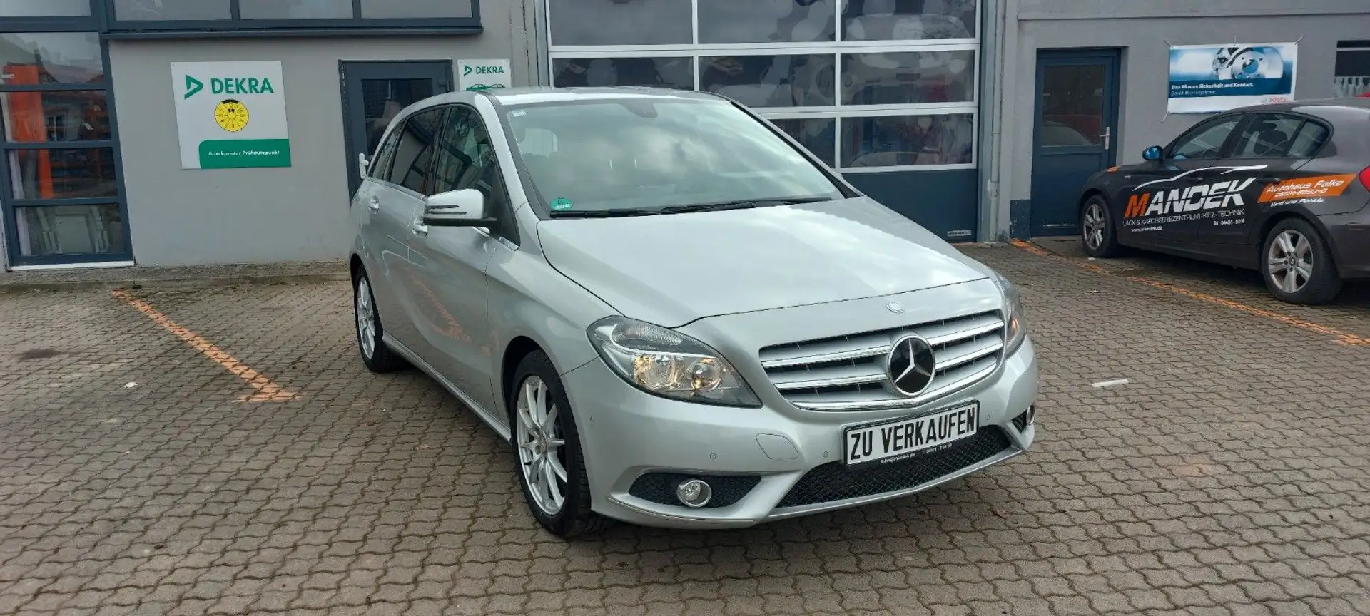 Mercedes-Benz B 220 B -Klasse B 220 4Matic Silber - 2